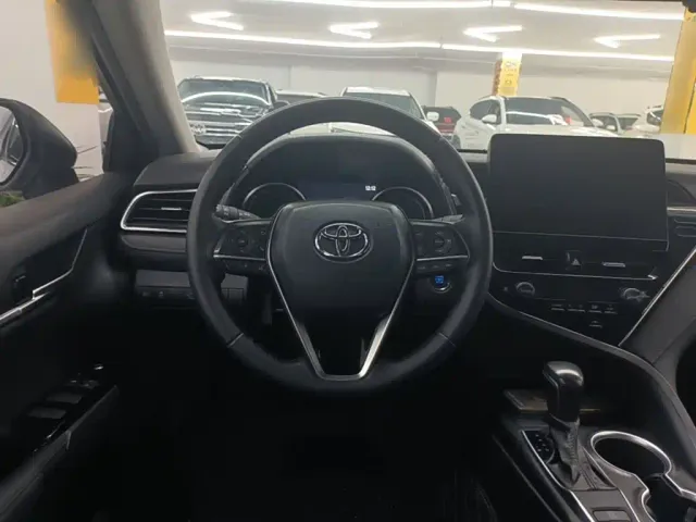 Toyota Camry — Фото автомобиля 10