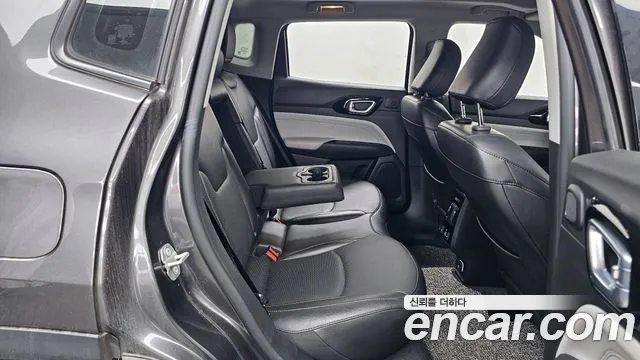 Jeep Compass — Фото автомобиля 12