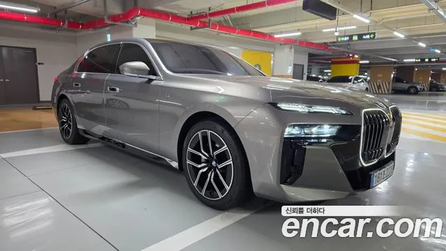 BMW 7 Series G70 — Фото автомобиля 7