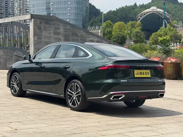 Geely Emgrand — Фото автомобиля 4