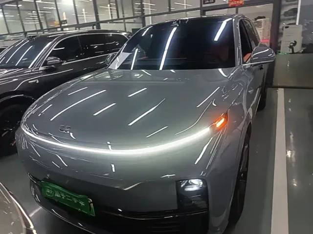 Li Auto L7 — Фото автомобиля 2