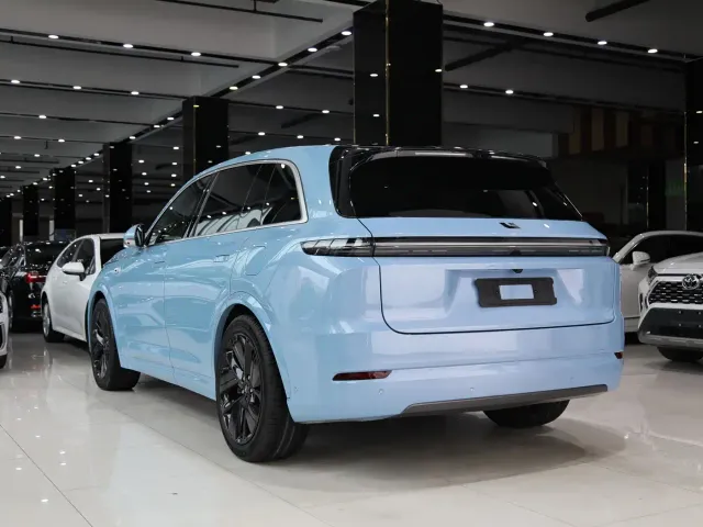 Li Auto L7 — Фото автомобиля 17