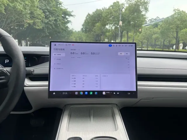Xiaomi SU7 — Фото автомобиля 7