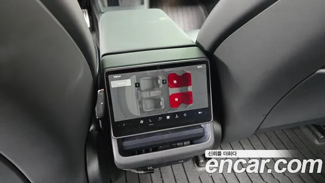 Tesla Model 3 — Фото автомобиля 22