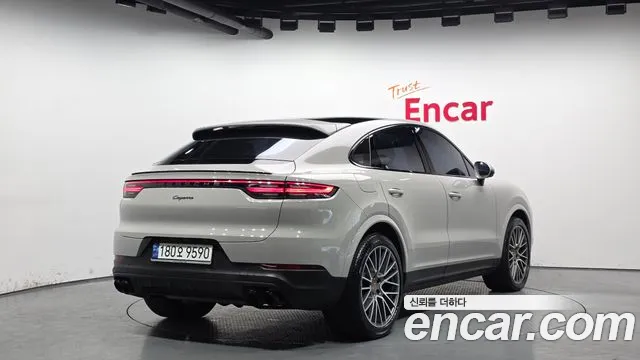 Porsche Cayenne — Фото автомобиля 2