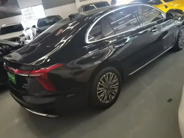 Hongqi H5 — Фото автомобиля 6