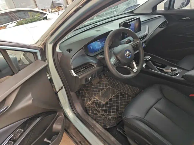 Buick Velite 6 — Фото автомобиля 15