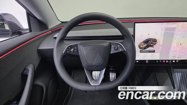 Tesla Model 3 — Фото автомобиля 21
