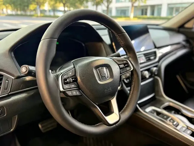 Honda Accord — Фото автомобиля 5