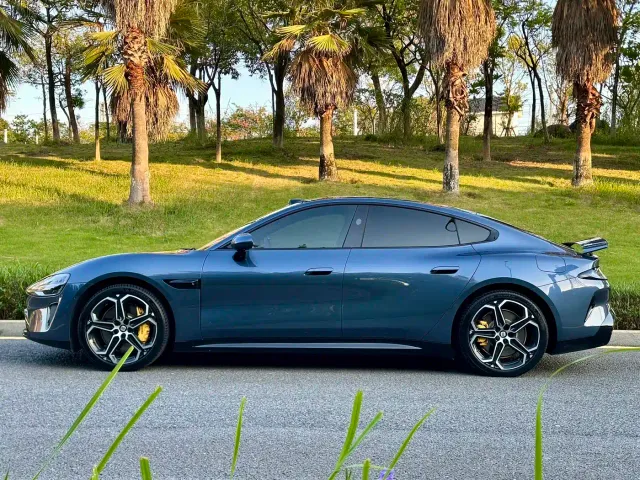Xiaomi SU7 — Фото автомобиля 7