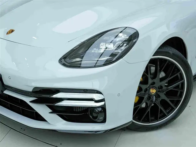 Porsche Panamera — Фото автомобиля 23