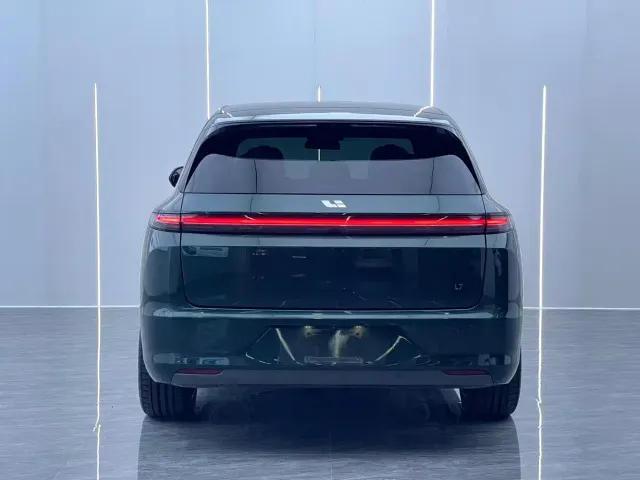 Li Auto L7 — Фото автомобиля 13