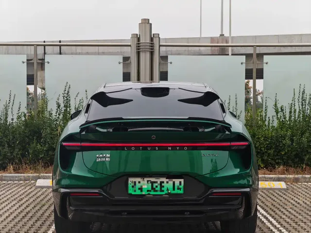 Lotus Eletre — Фото автомобиля 4