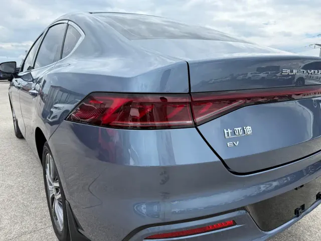 BYD Qin PLUS — Фото автомобиля 13