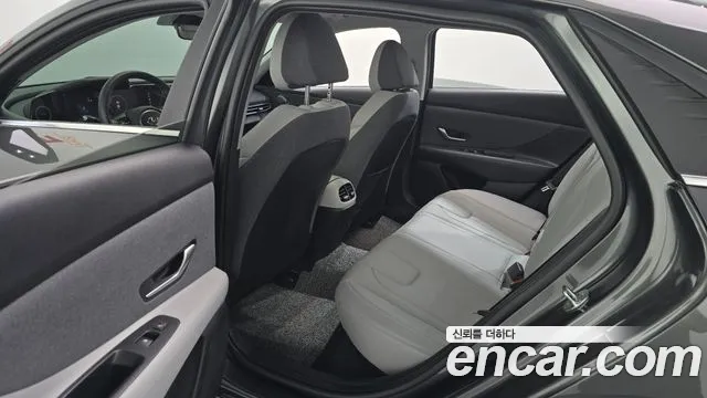 Hyundai Avante — Фото автомобиля 12