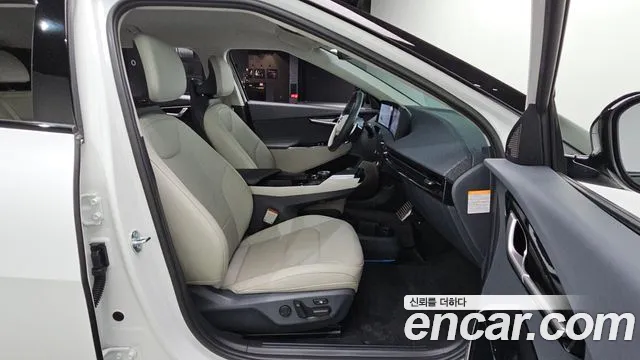 Kia EV6 — Фото автомобиля 12