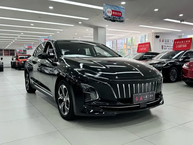 Hongqi E-QM5 — Фото автомобиля 3