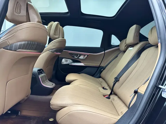 Mercedes-Benz E-Class — Фото автомобиля 11