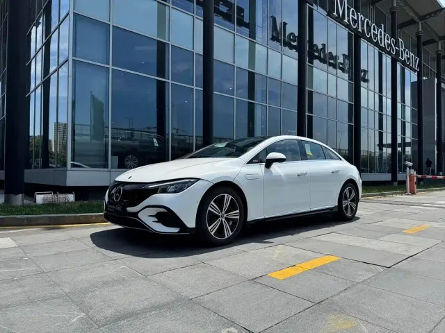 Фотография автомобиля — Mercedes-Benz EQE