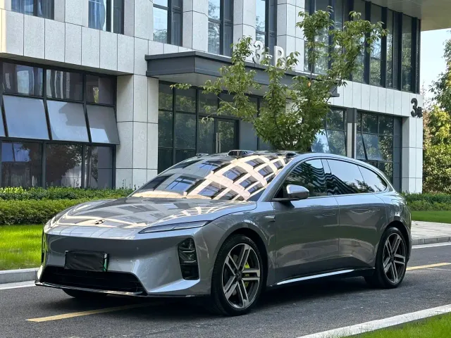 Фотография автомобиля — Nio ET5 Touring