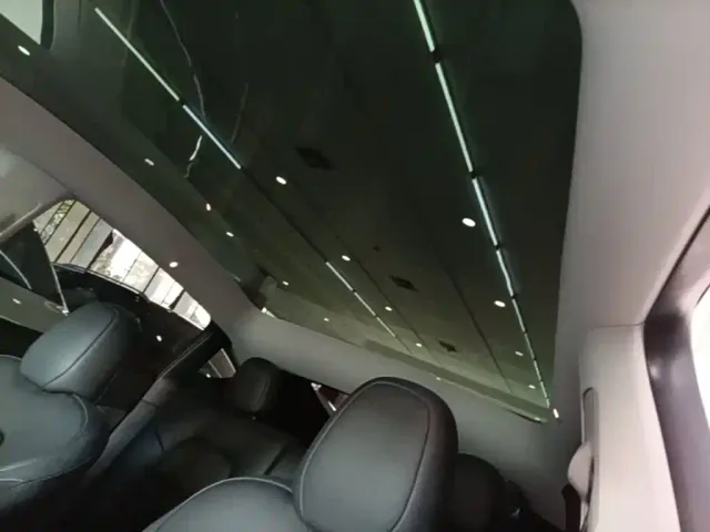 Tesla Model Y — Фото автомобиля 17