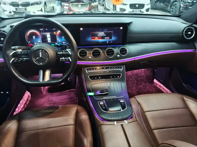 Mercedes-Benz E-Class — Фото автомобиля 12