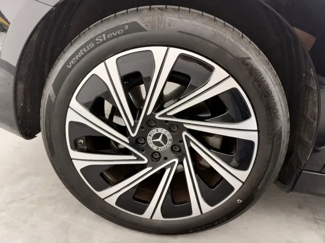 Mercedes-Benz E-Class — Фото автомобиля 12