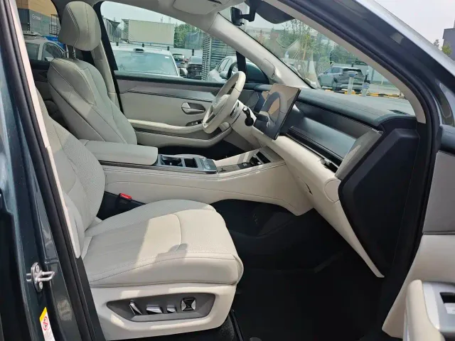 BYD Tang L — Фото автомобиля 22
