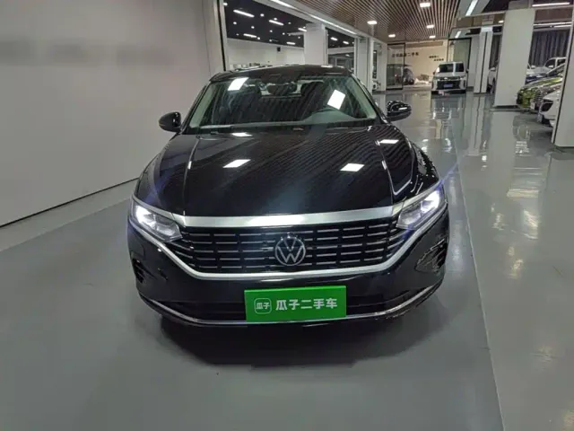 Volkswagen Passat — Фото автомобиля 2