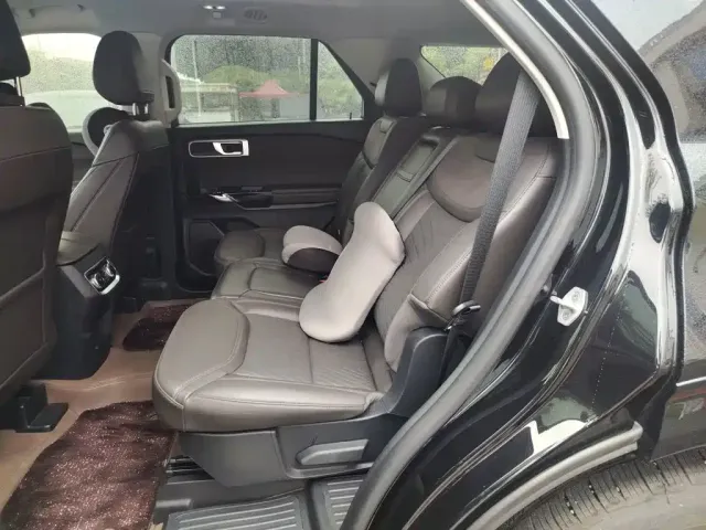 Ford Explorer — Фото автомобиля 14