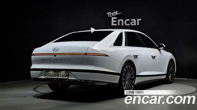 Hyundai Grandeur — Фото автомобиля 2