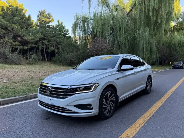Фотография автомобиля — Volkswagen Sagitar
