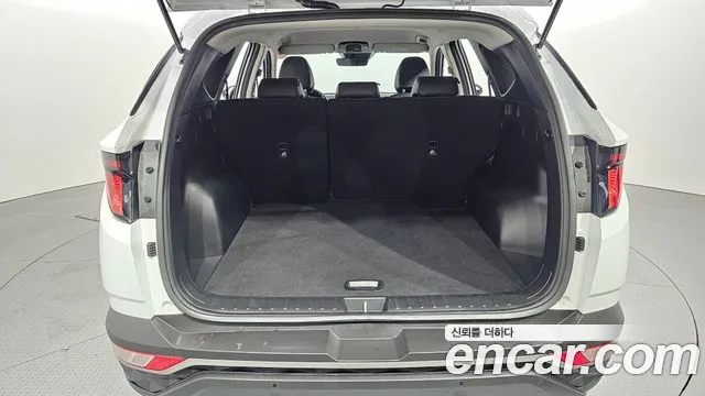 Hyundai Tucson Tucson (NX4) Бензин 1.6 турбо 2WD — Фото автомобиля 20