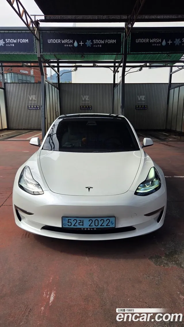Tesla Model 3 — Фото автомобиля 3