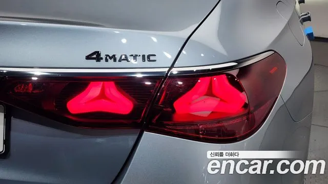 Mercedes-Benz E-Class — Фото автомобиля 23