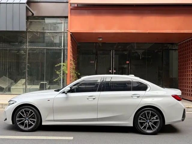 BMW 3 Series — Фото автомобиля 21