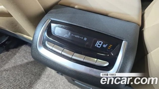 Cadillac XT6 — Фото автомобиля 18