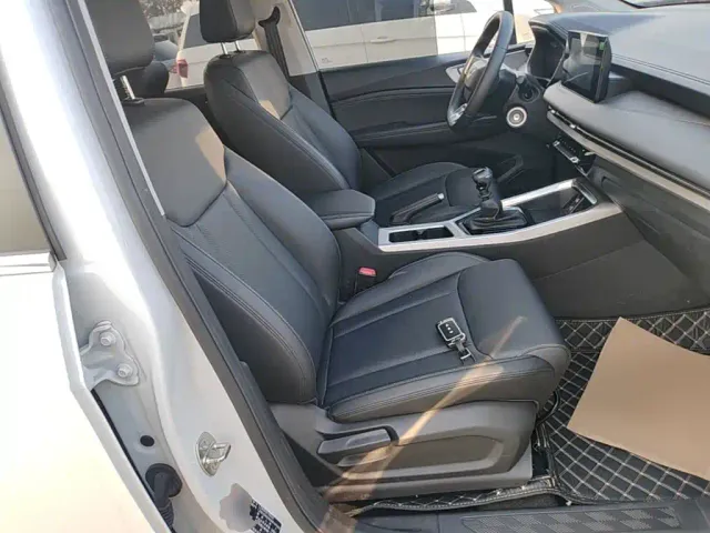 Wuling Jiachen — Фото автомобиля 24