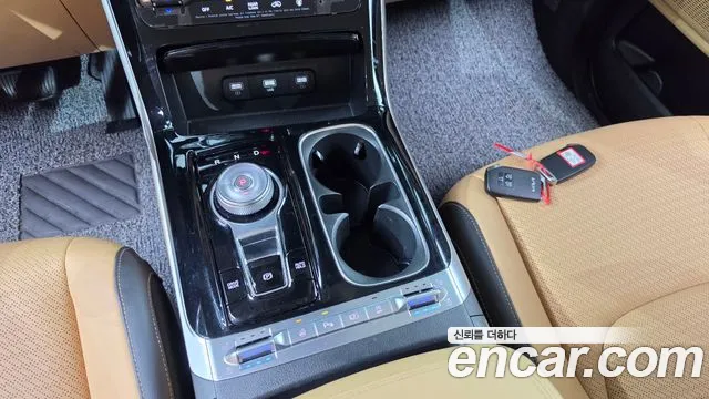 Kia Carnival Generation 4 — Фото автомобиля 12