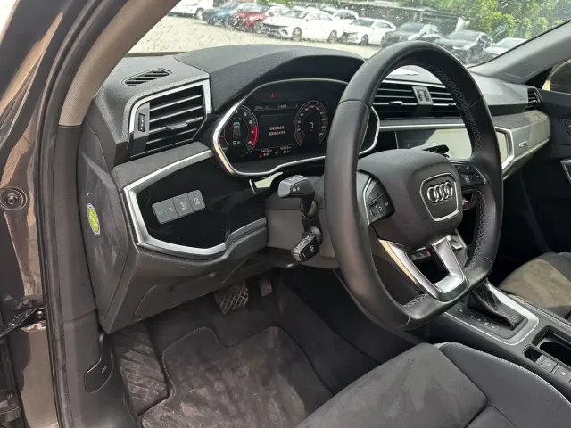Audi Q3 — Фото автомобиля 9