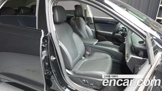 Hyundai Grandeur GN7 — Фото автомобиля 12