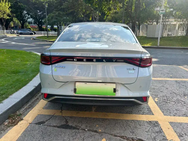 Geely Emgrand L — Фото автомобиля 5
