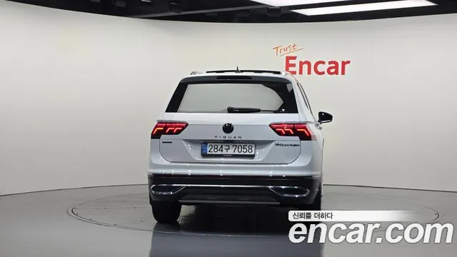 Volkswagen Tiguan — Фото автомобиля 4