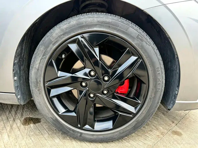 Hyundai Elantra — Фото автомобиля 15