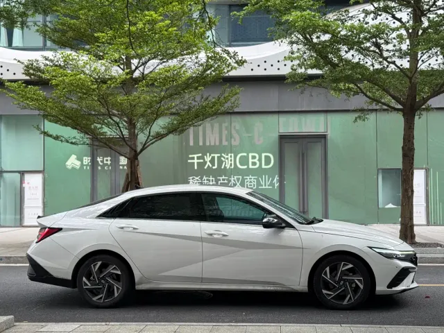 Hyundai Elantra — Фото автомобиля 7