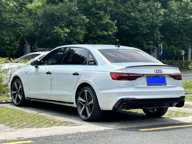Audi Audi A4L 2024 40 TFSI Luxury Dynamic — Фото автомобиля 4