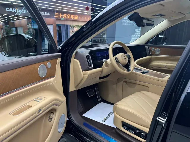 AITO Wenjie AITO M9 2025 Extended Range Ultra 52kWh 6-Seater — Фото автомобиля 7