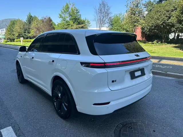Li Auto L7 — Фото автомобиля 4