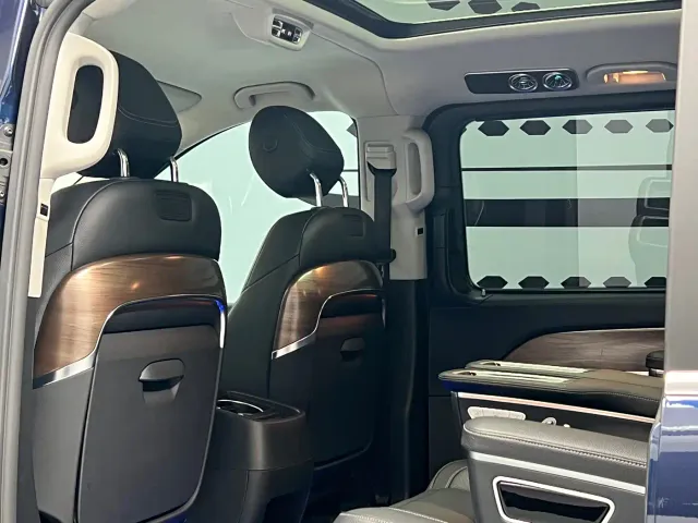 Mercedes-Benz V-Class — Фото автомобиля 10