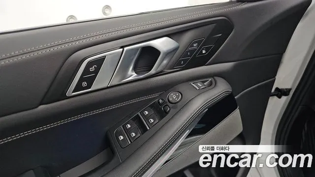 BMW X5 xDrive 40i M Sport — Фото автомобиля 23
